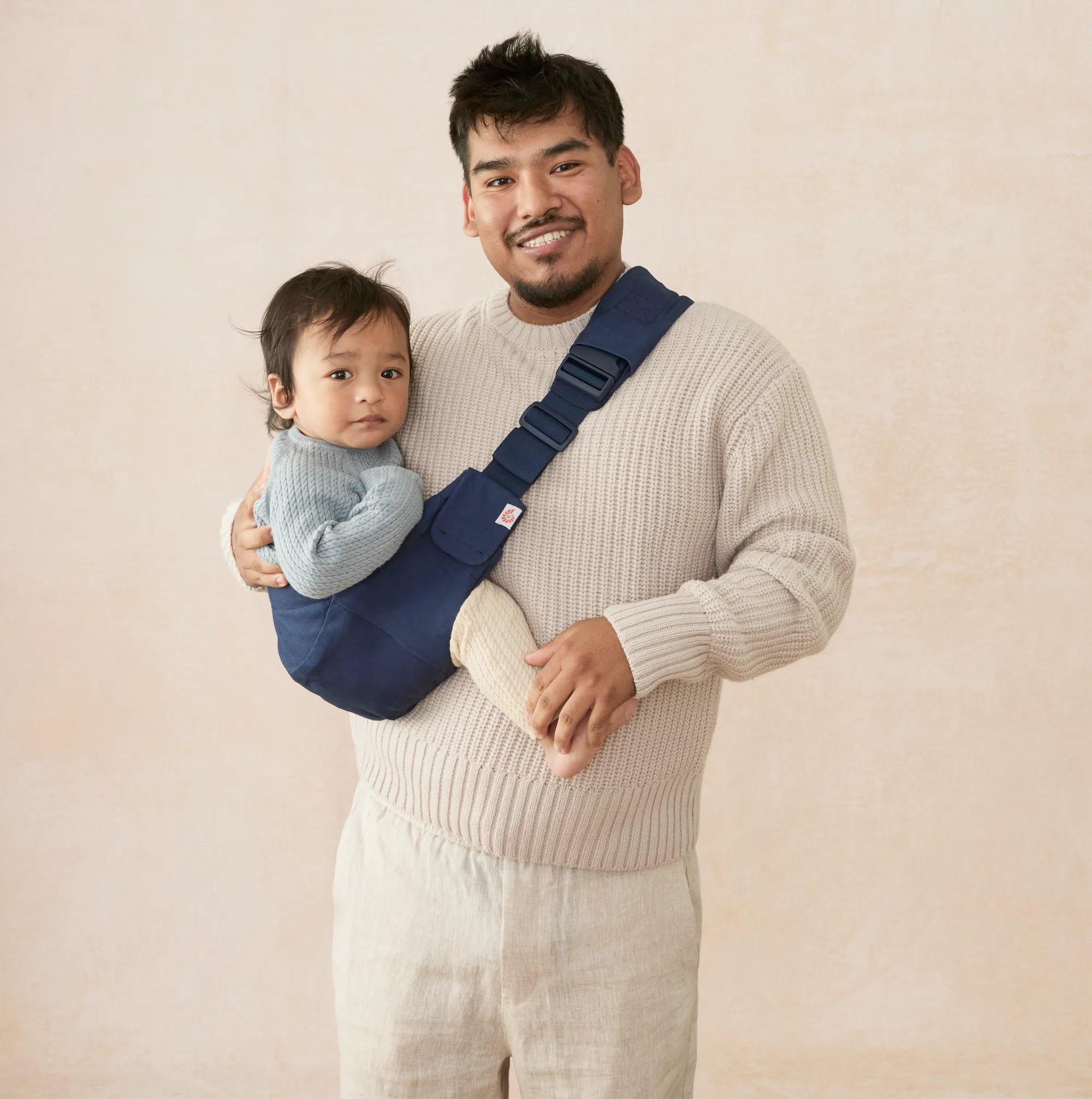 ergobaby-upsie-sling-marsupio-a-fascia-compatto image 2