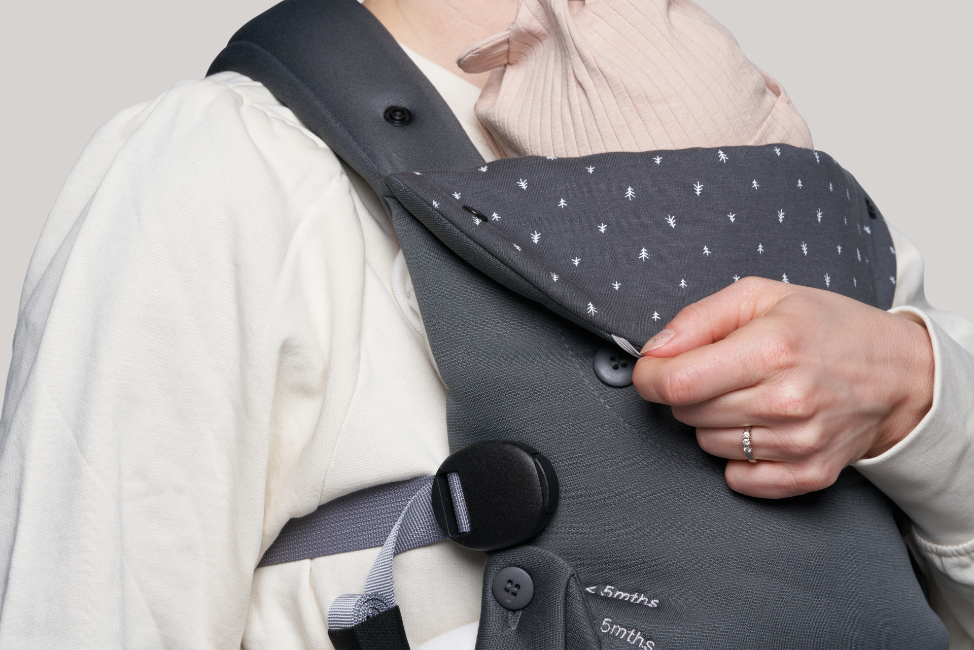 besafe-newborn-haven-riduttore-neonato-avvolgente-0-6-mesi-per-ovetto image 3